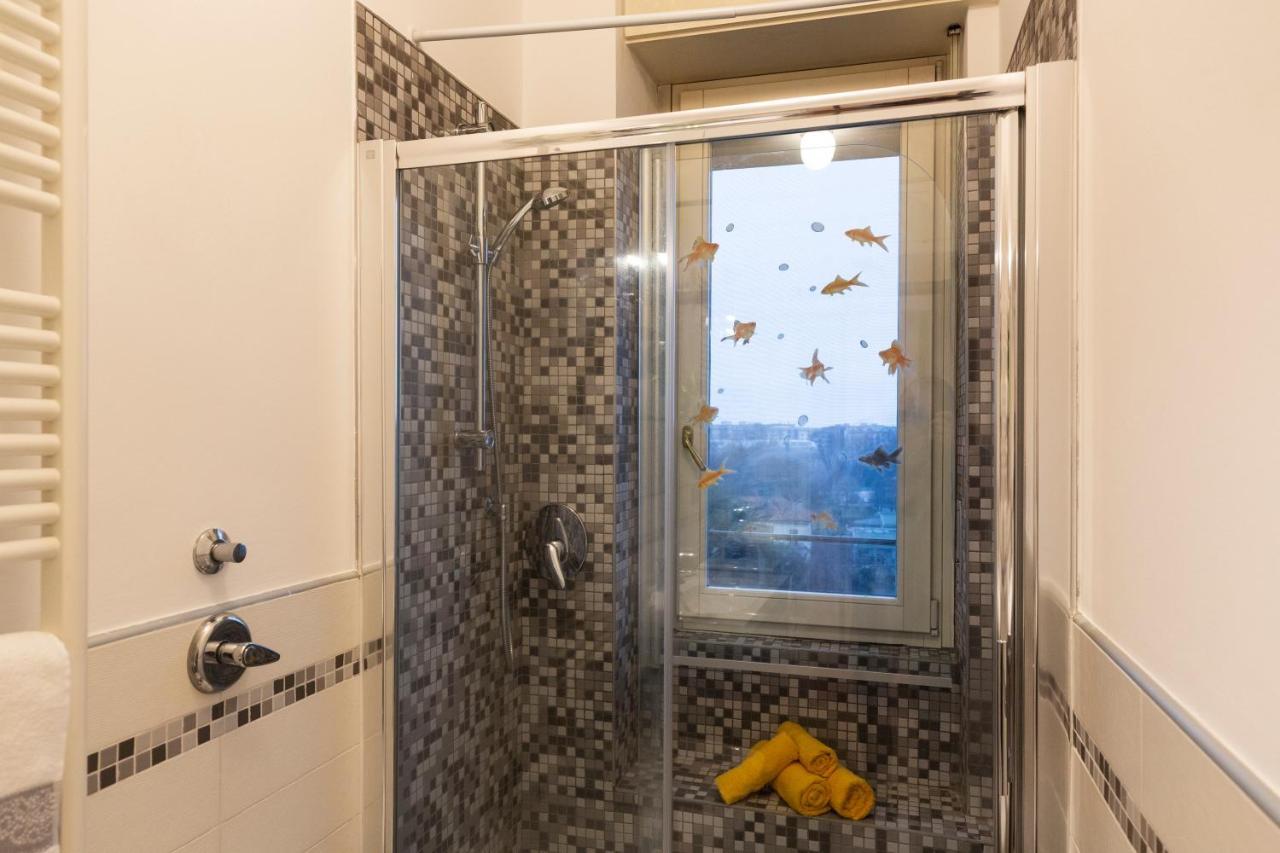 The Wall - Top Floor Apartment Милано Екстериор снимка